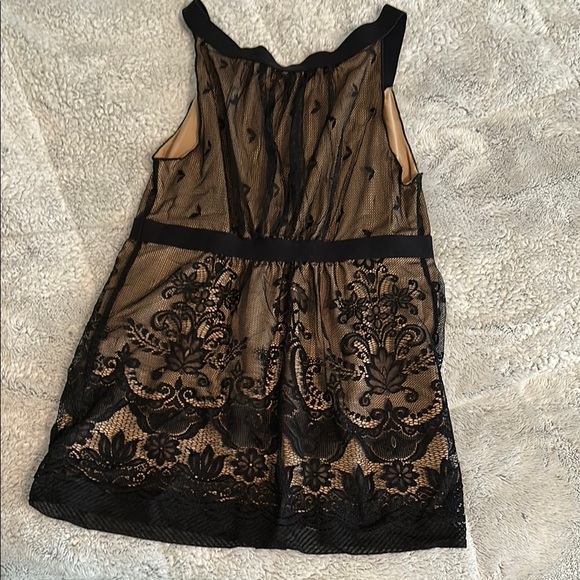 MAX STUDIO Black Lace & Nude Lined Top NWOT - Picture 5 of 5